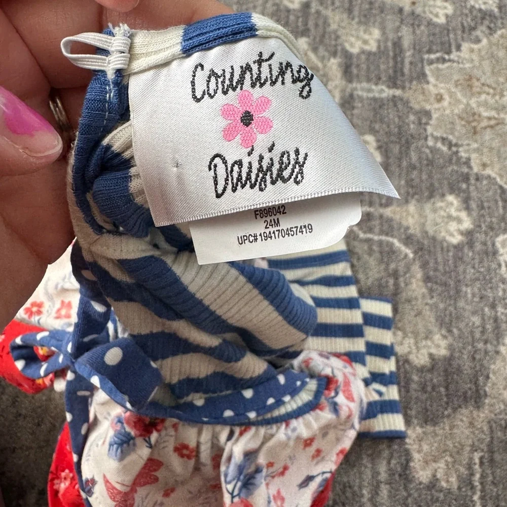 Counting Daisies worn once